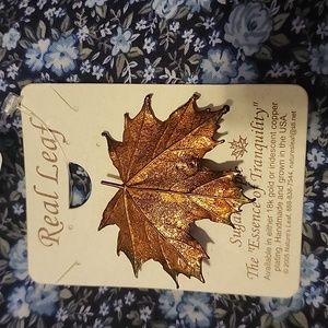 Real Leaf Sugar Maple lapel pin